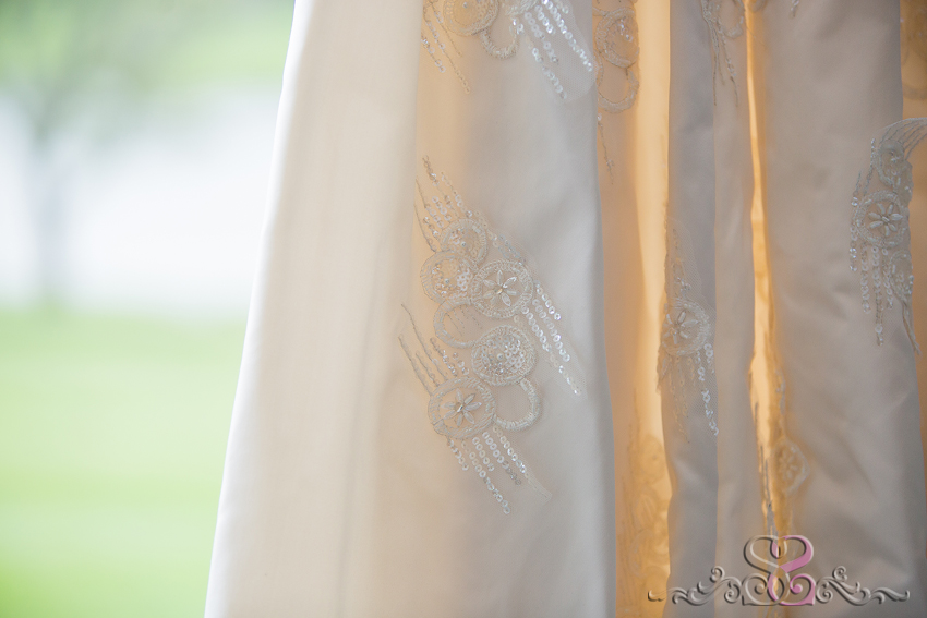 05 - detail of brides dress kansas photographer