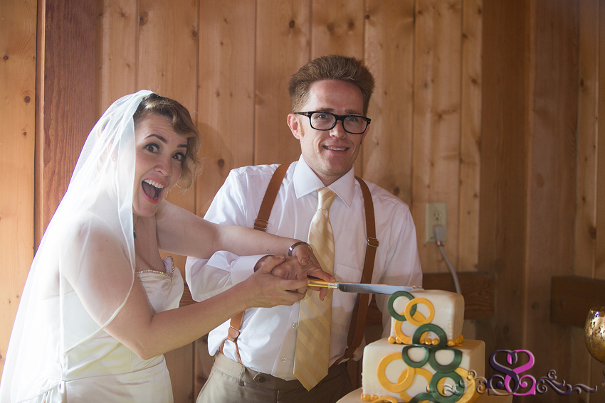 45 - bride and groom cut the cake mildale farms edgerton kansas