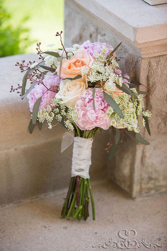 07-pastel floral bouquet lawrence wedding photographer