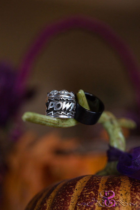01-wedding-rings-on-pumpkin-grand-rapids-photographer-Fall-Wedding-at-Waterford-Crossing-Goshen-IN
