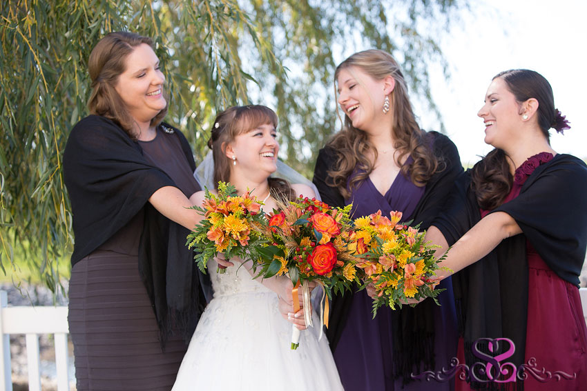 12-bridesmaids-colorful-fall-bouquets-grand-rapids-wedding-photographer