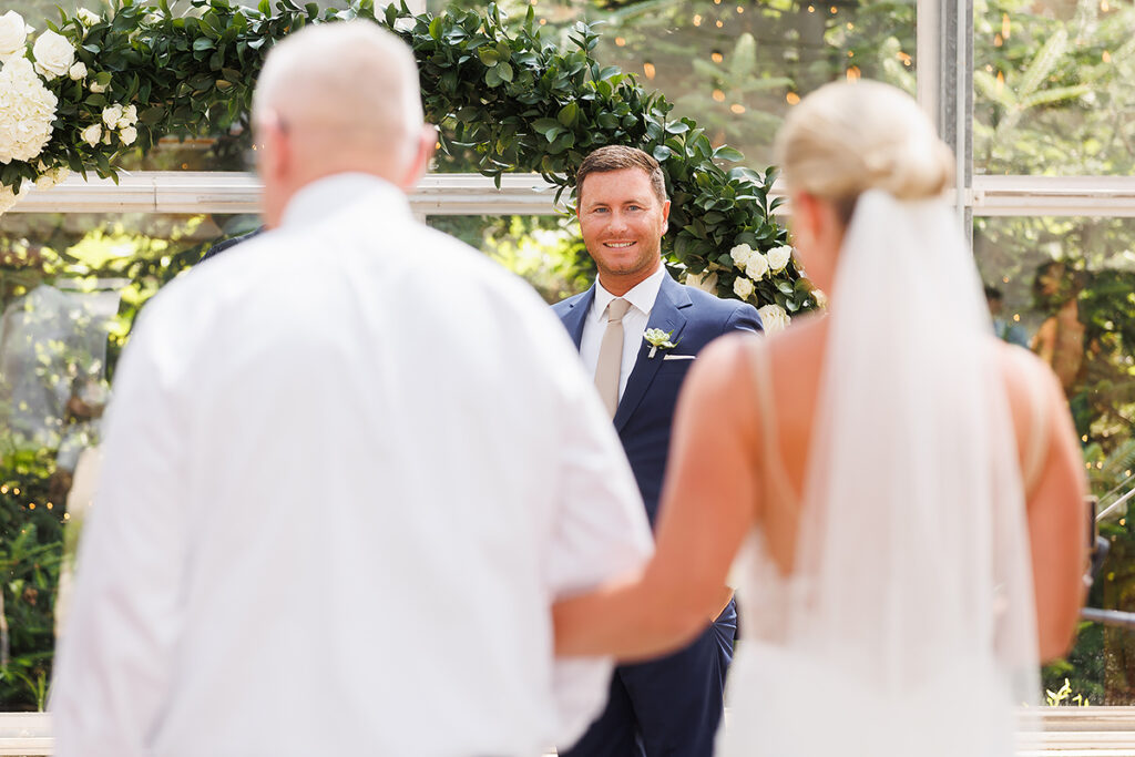 elegant Ivy House summer wedding