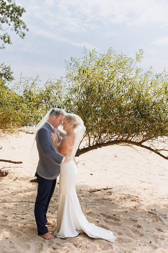 elegant Ivy House summer wedding