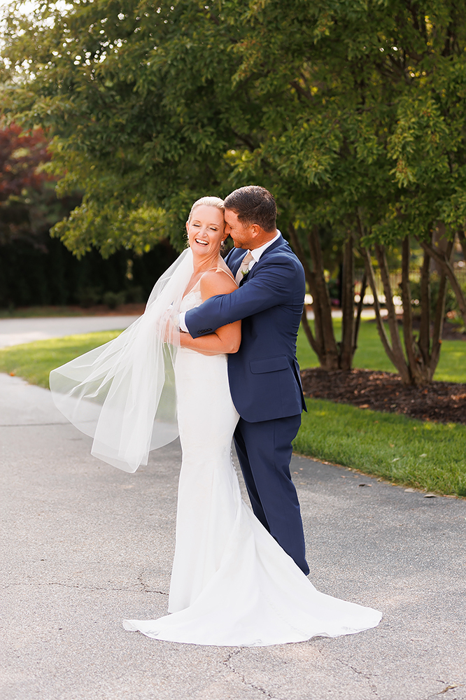 elegant Ivy House summer wedding