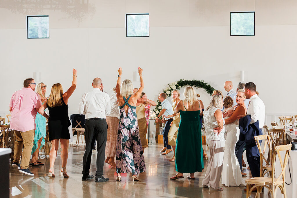 elegant Ivy House summer wedding