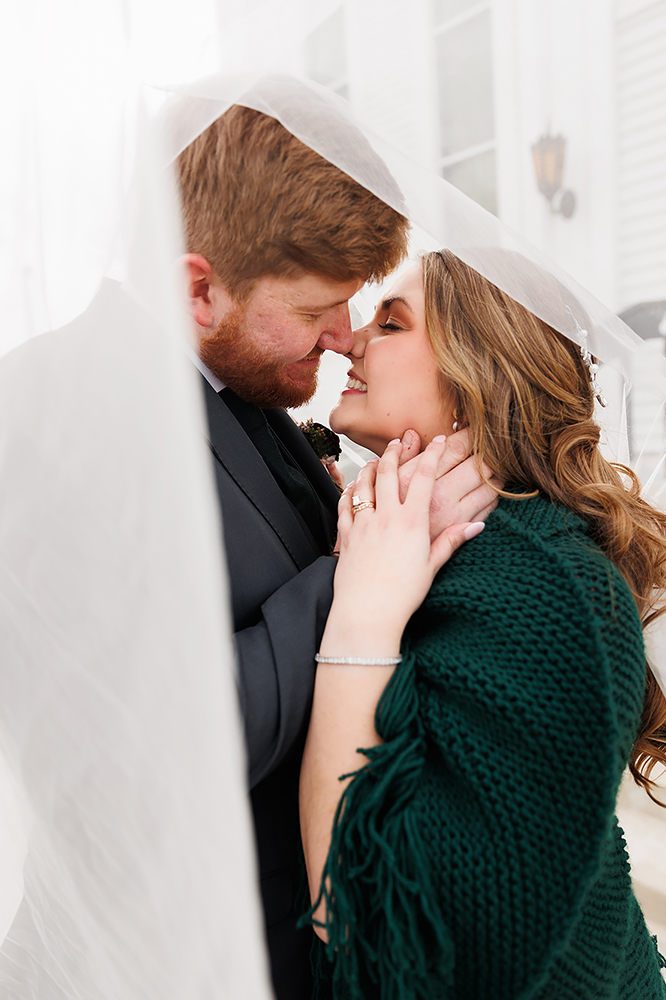 Alaska Haus Winter Wedding