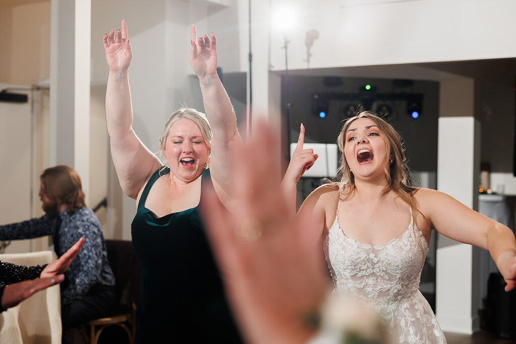 Alaska Haus Winter Wedding