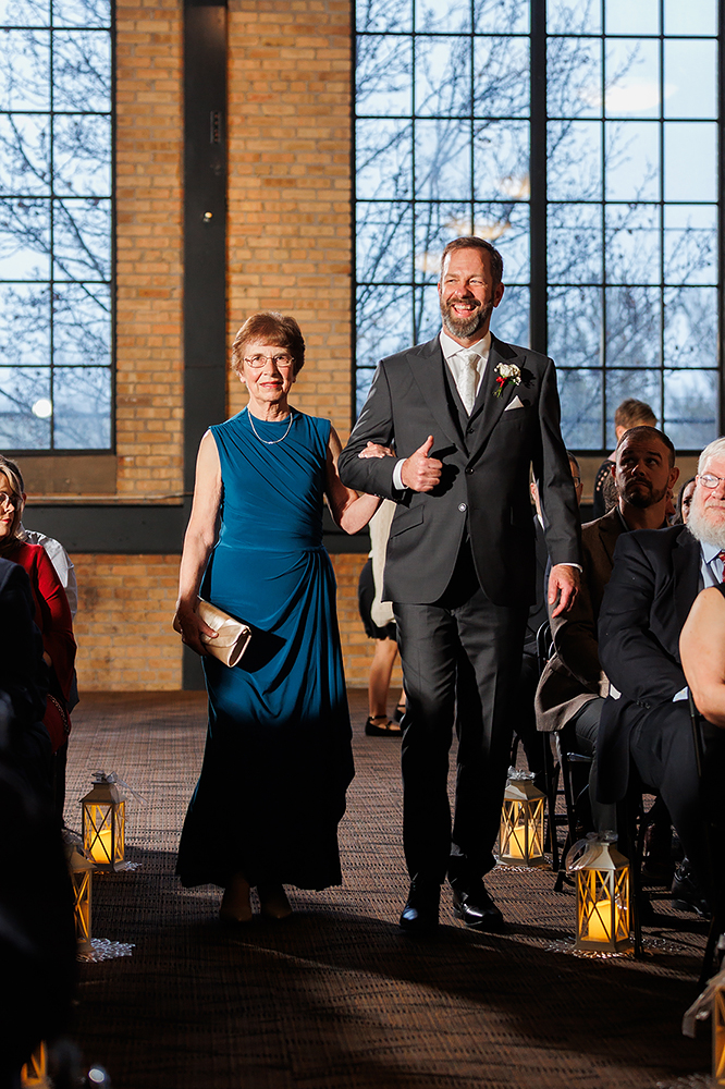 New Vintage Place Holiday Wedding